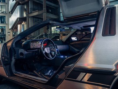 Культовый DeLorean из «Назад в будущее» переделали в электрокар