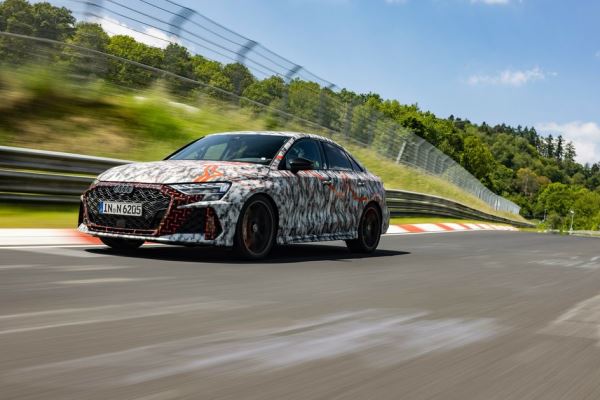 Новый Audi RS3 отнял у BMW рекорд «Нюрбургринга»