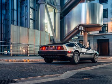 Культовый DeLorean из «Назад в будущее» переделали в электрокар