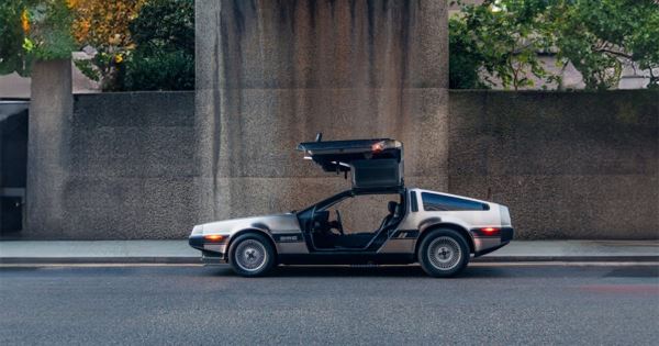 Культовый DeLorean из «Назад в будущее» переделали в электрокар