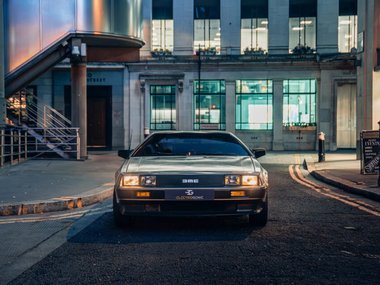 Культовый DeLorean из «Назад в будущее» переделали в электрокар