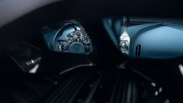 Bugatti выложила много фото нового гиперкара Tourbillon